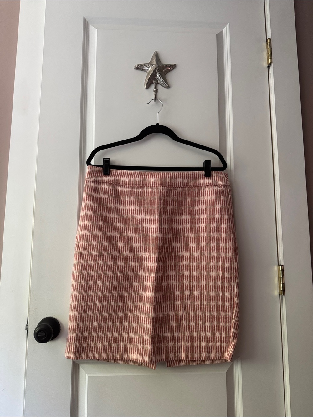 LOFT Pink Patterned Pencil Skirt